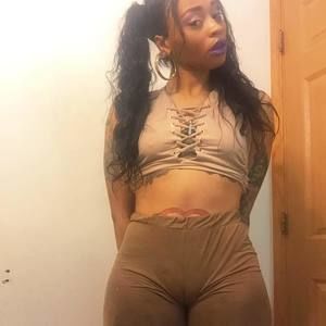 Meet your Posher, Rayven